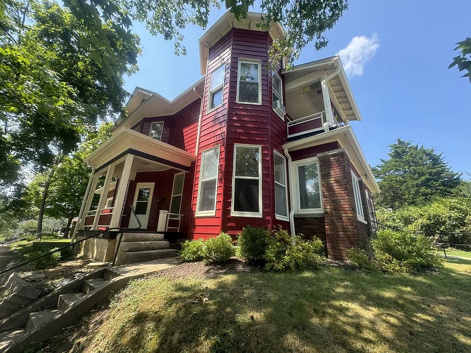 1st image of 519 E 8th St