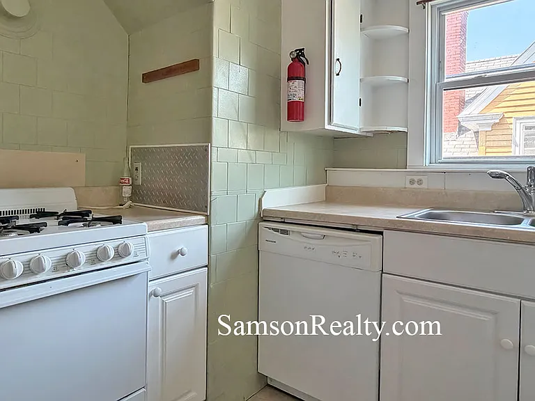 149 University Ave #3 — Photo 6