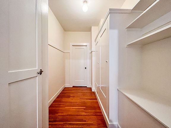 4th image of 2929 Gough St APT 5