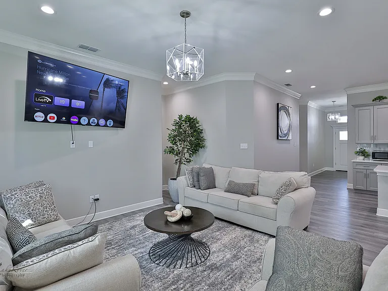5433 Fallbrook Dr — Photo 1