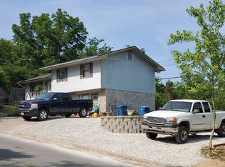 2825 Maple St, Hollister, MO 65672