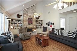 3rd image of 13019 Summerhill Dr