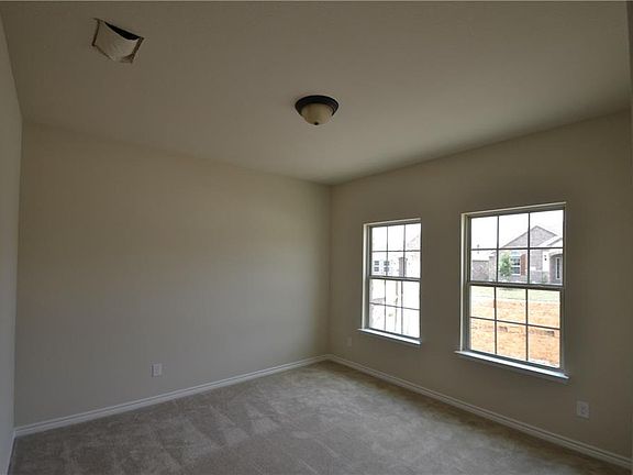 4th image of 1901 Gayla Creek Dr