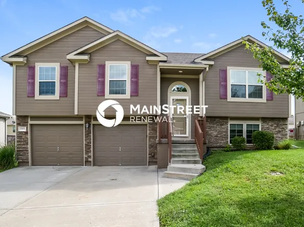 1411 NW Hilltop Ln, Grain Valley, MO 64029