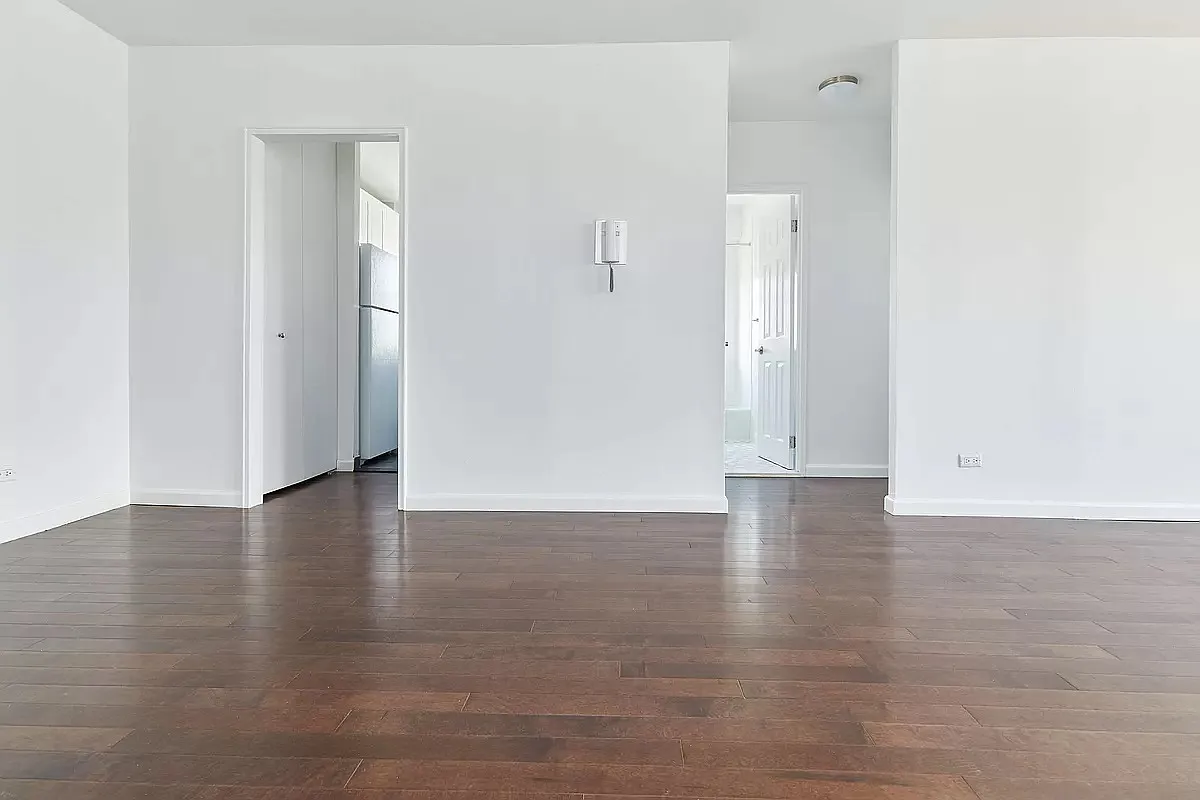 345 E 80th St — Photo 3