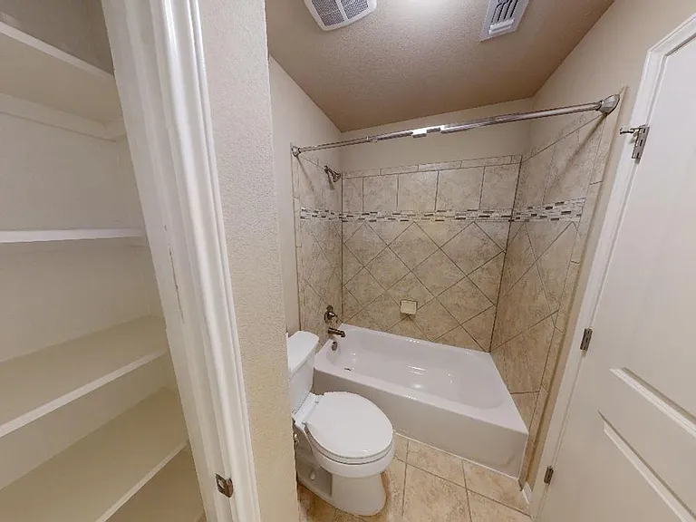 5705 Lipan Apache Bnd — Photo 45