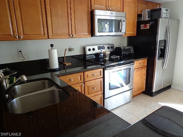 1st image of 216 Sabal Lake Dr