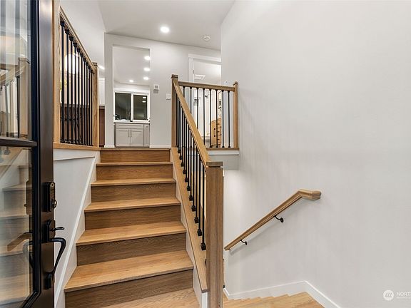 3rd image of 15906 SE Newport Way