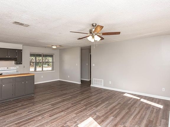 3rd image of 6559 Arlingwood Dr