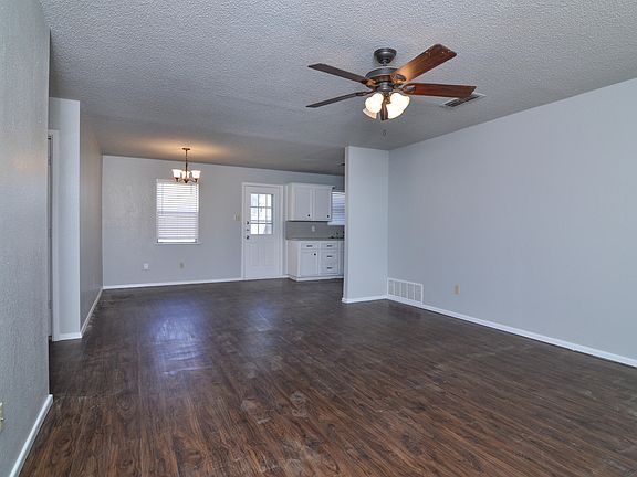 4th image of 2210 87th St