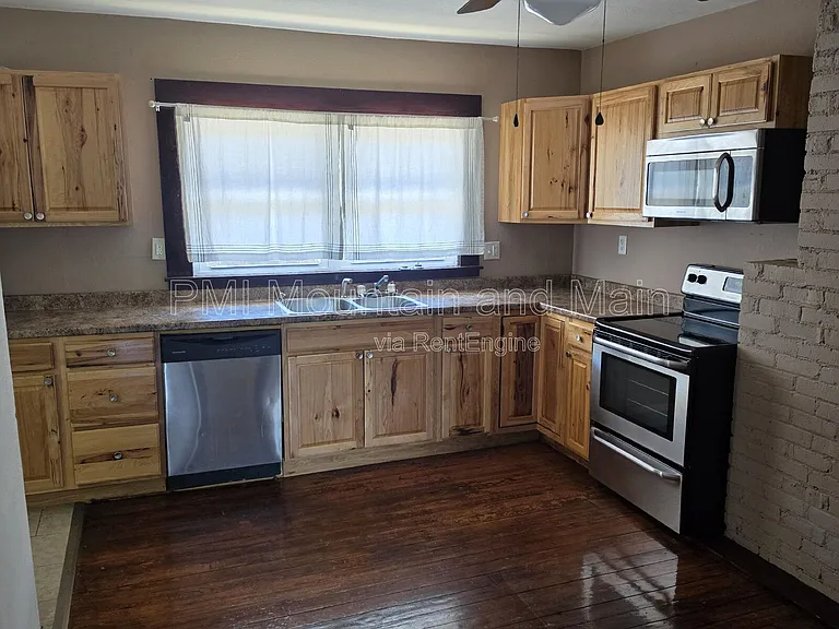 309 Dennis St — Photo 10