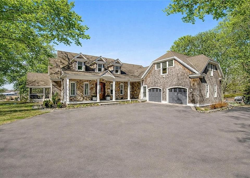 1st image of 7 Spring Pond Rd