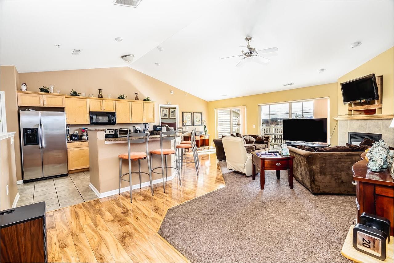 670 East Lake Ave UNIT 211, Wisconsin Dells, WI 53965 Zillow