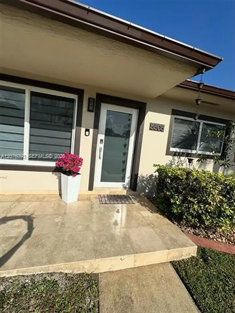 5505 W 14th Ln # 5505, Hialeah, FL 33012 — Photo 4