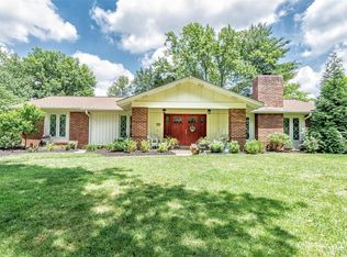 400 Brooktree Dr, Ballwin, MO 63011