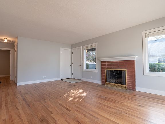 5th image of 6112 SE Center St #6112