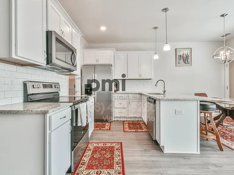 6306 Pine Ridge Point — Photo 13