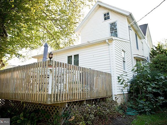 5th image of 701 W 1st Ave