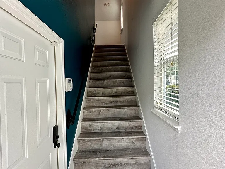 Eastpark Dr — Photo 12