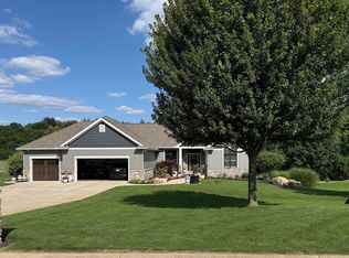 56412 Sylvan Meadows Ln, Bristol, IN 46507