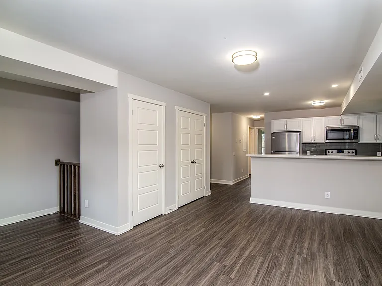 253 Exhibition St — Photo 5