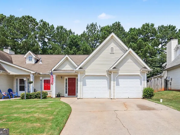 145 Courtyard Ln, Newnan, GA 30265