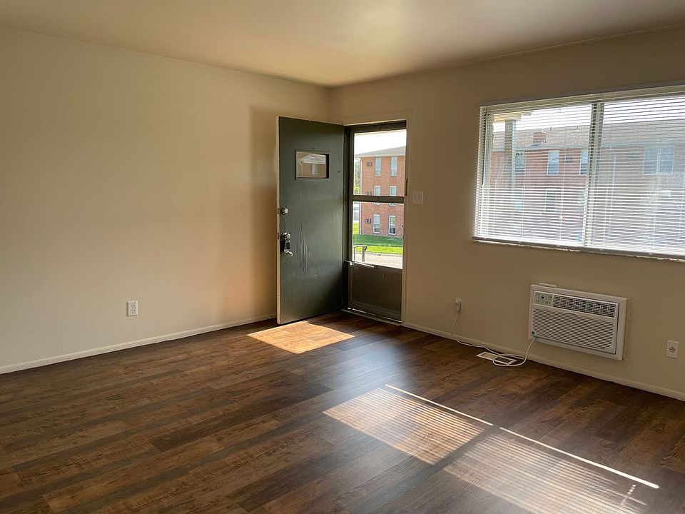 1st image of 225 Carlwood Dr #0
