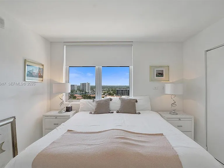 2600 E Hallandale Beach Blvd #T1902 — Photo 22