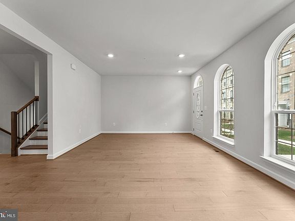 4th image of 605 Catamaran Way