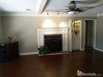 2nd image of 10 Sharondale Ct