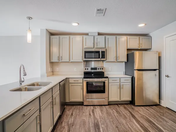 Residences at Hoffman