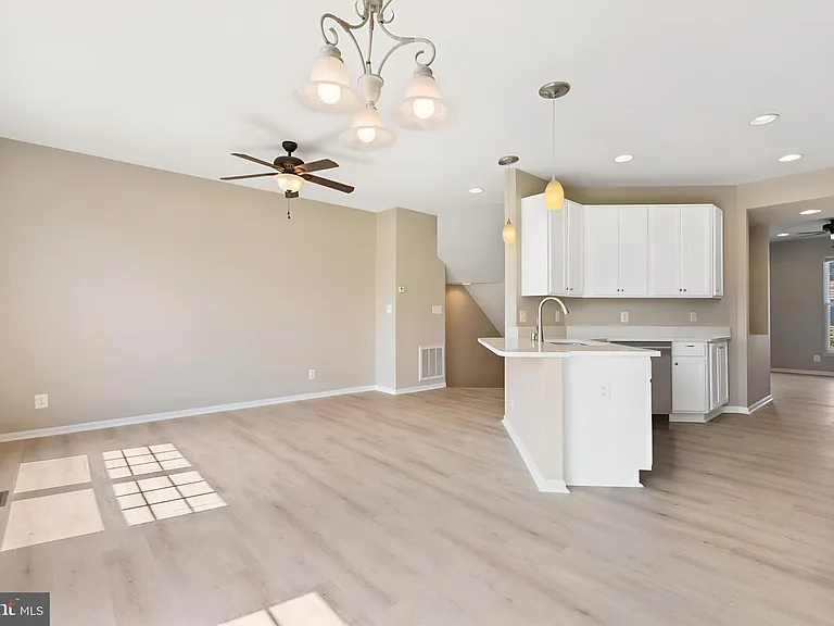 9147 Ribbon Falls Loop — Photo 16