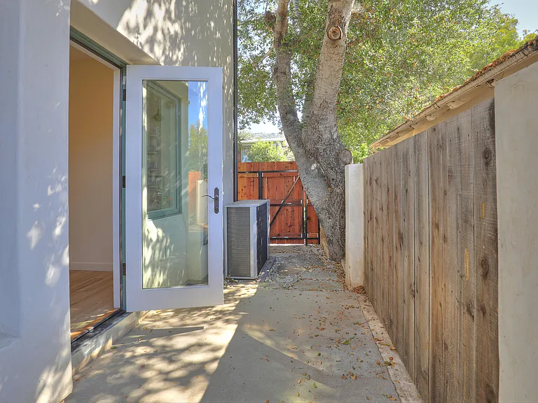 1005 N Milpas St #A — Photo 17
