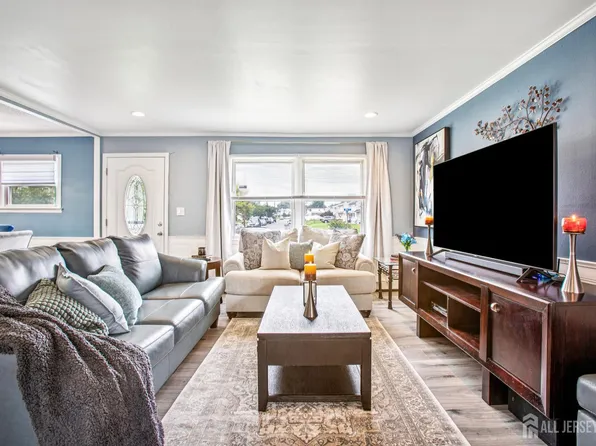 114 Daniel St, Carteret, NJ 07008