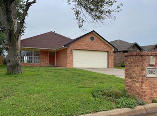 1002 Bluestem Rd, Enid, OK 73703