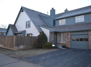 3033 SW Quail Creek Dr #2, Topeka, KS 66614
