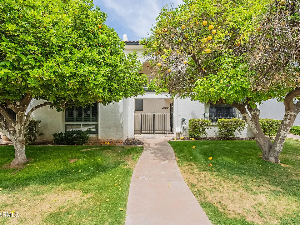 7640 E Minnezona Ave