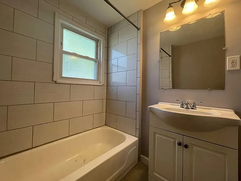 4130 La Salle Ave — Photo 4