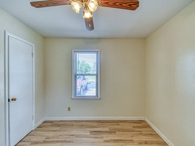 103 W Duffy St — Photo 12