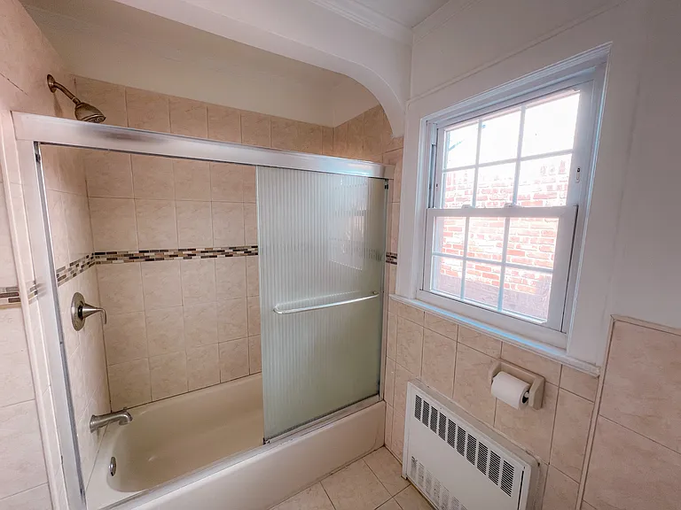 109 L St — Photo 11