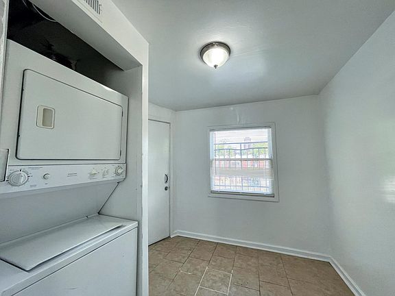 3rd image of 3420 Illinois Ave #1