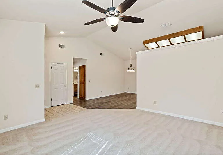 5740 Laguna Park Dr #B — Photo 6
