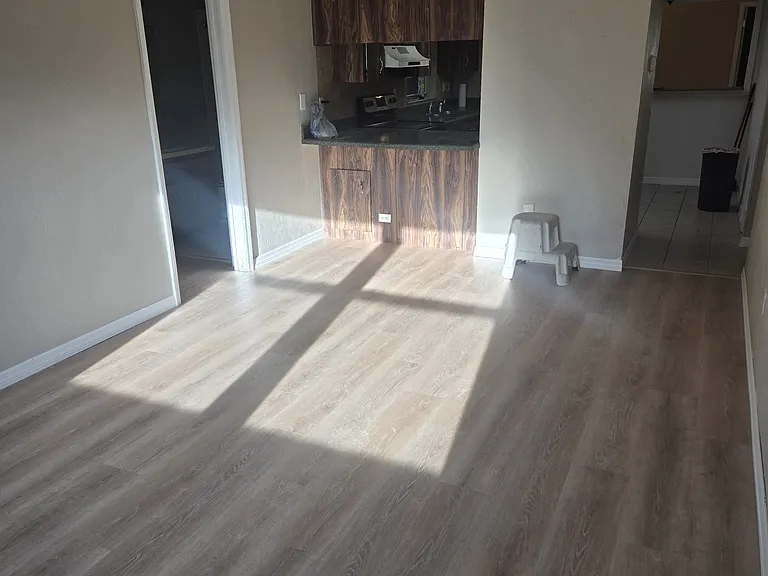 1220 Franklin Dr — Photo 5