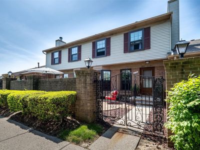 31118 Country Blf, Farmington Hills, MI, 48331