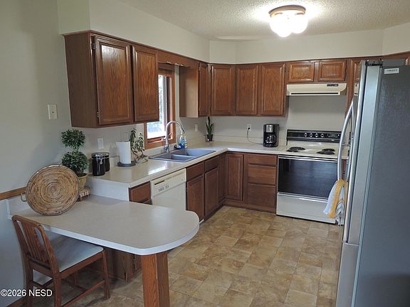 3rd image of 130 15th St NE