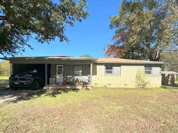 203 E Cedar St, Winnsboro, TX 75494