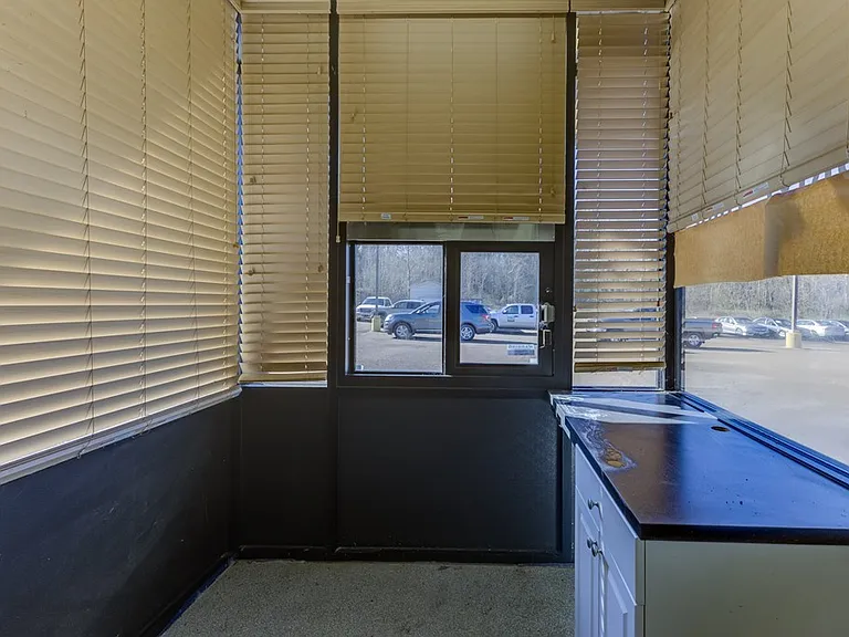 4075 Pemberton Pl — Photo 4