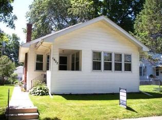 1927 W 3rd St, Waterloo, IA 50701