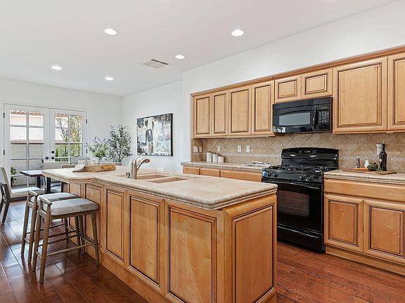 5th image of 848 Calle Los Gatos