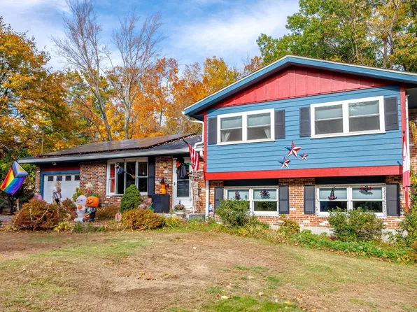 41 Bainbridge St, Leominster, MA 01453